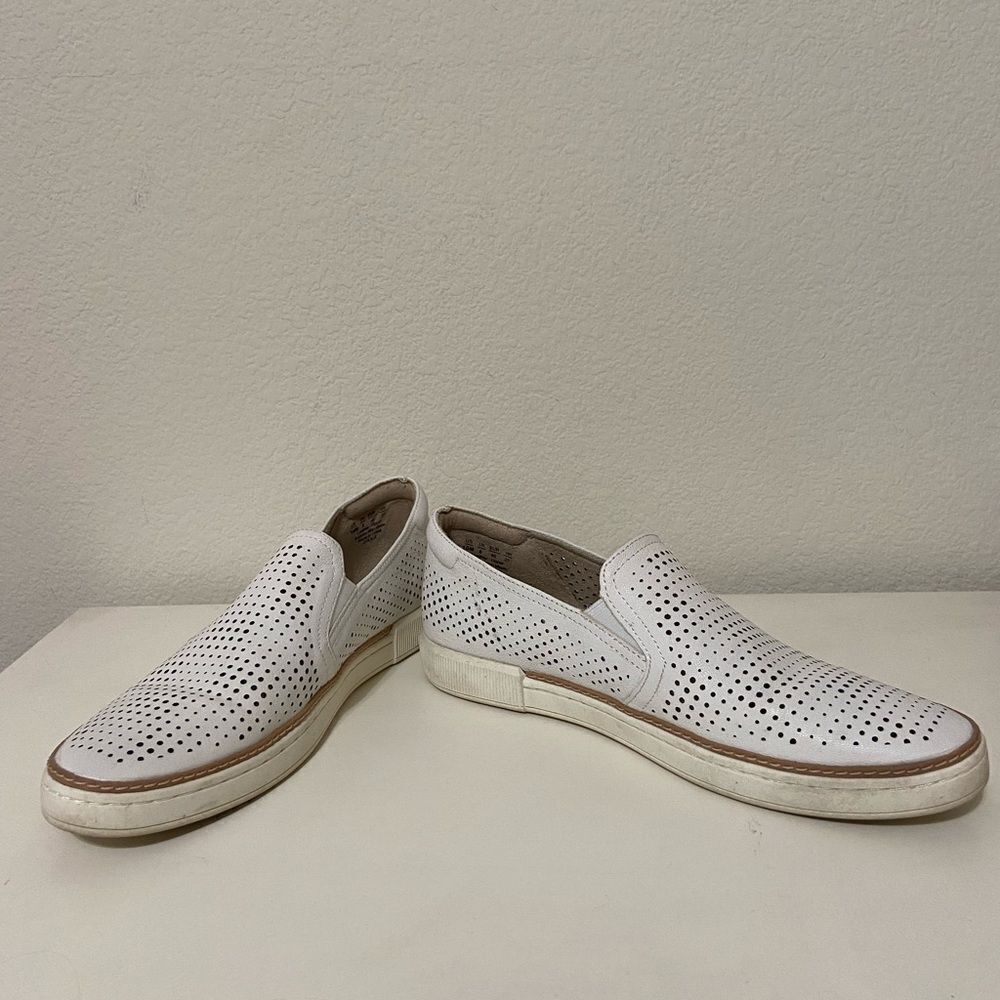 Naturalizer Zola 2 Slip On Leather Sneaker White Perforated Womens Size 10